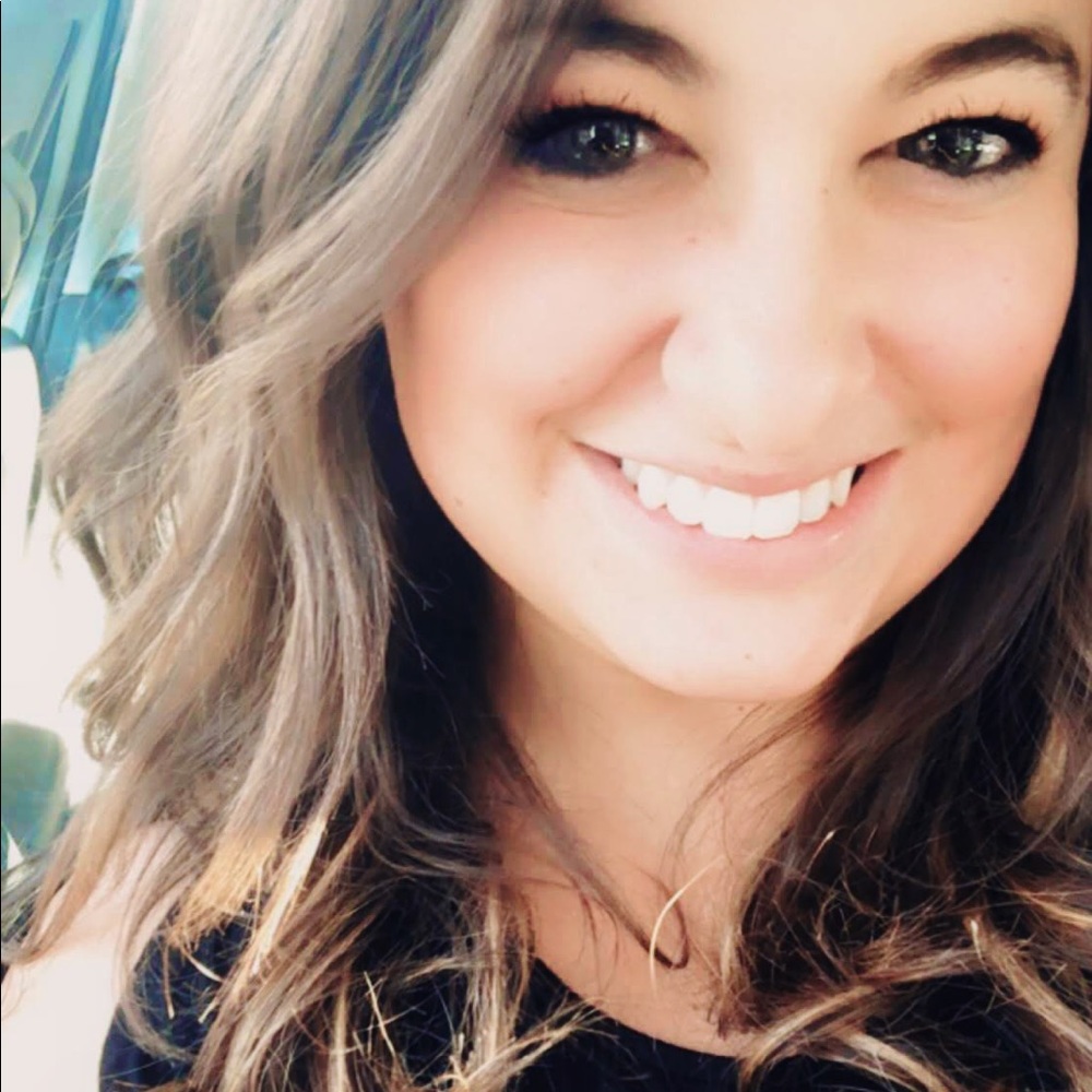 Meet your Posher, Becca